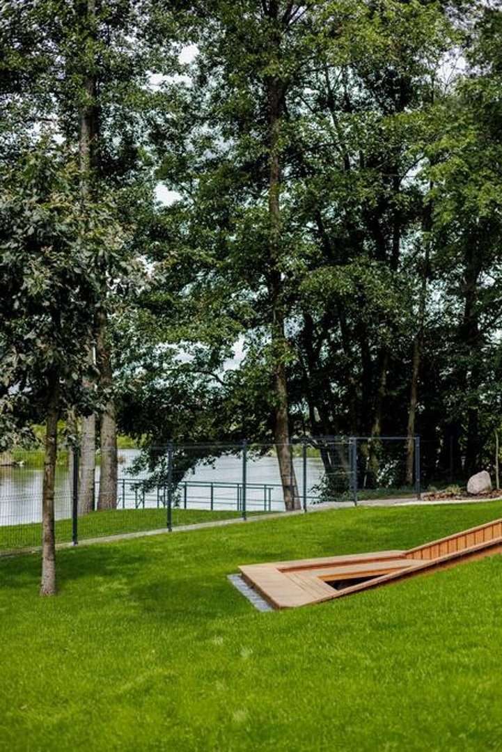 BOSSBERRY Piotr Sępkowski - 8